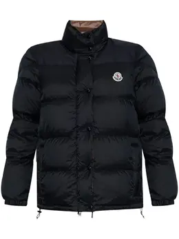 Moncler: Чёрная куртка 
