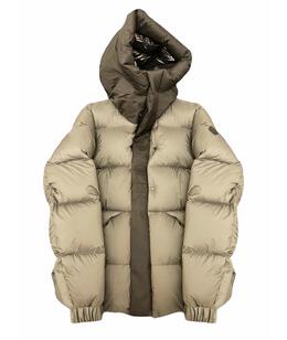 MONCLER: Пуховик 