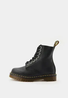 Dr. Martens: Чёрные ботинки 