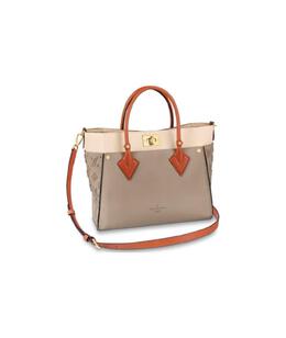 LOUIS VUITTON: Сумка 