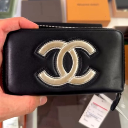 Chanel: Чёрный кошелёк 