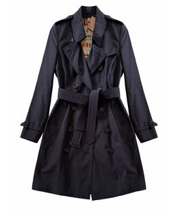 BURBERRY: Плащ 