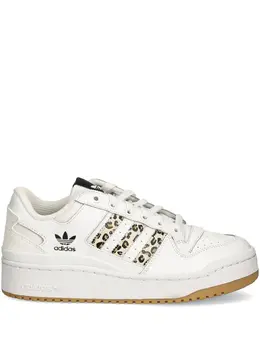 adidas: Белые кроссовки  Stripes