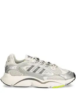 adidas: Белые кроссовки 