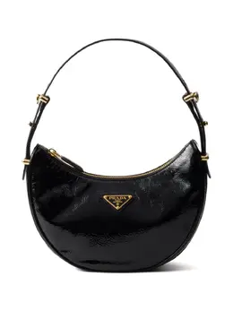 Prada: Чёрная сумка 