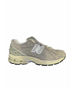 NEW BALANCE: Бежевые кроссовки 