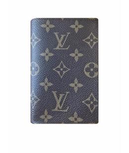 LOUIS VUITTON: Обложка 