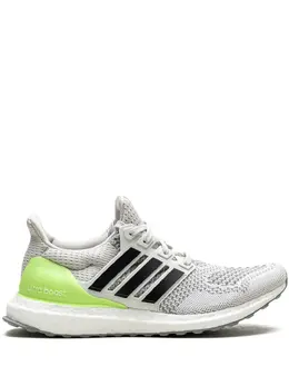 adidas: Чёрные кроссовки  UltraBoost
