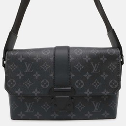 Louis Vuitton: Чёрный плащ 