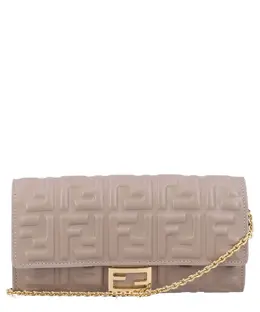 Fendi: Бежевый клатч 