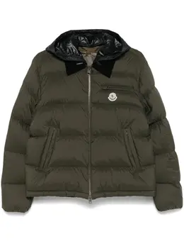 Moncler: Зелёная куртка 