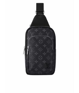 LOUIS VUITTON: Клатч 