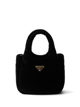 Prada: Чёрная сумка 