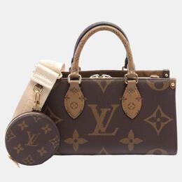 Louis Vuitton: Коричневая сумка 