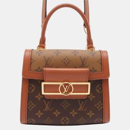 Louis Vuitton: Чёрная сумка 