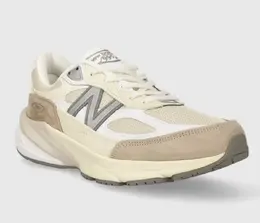 New Balance: Бежевые кроссовки 