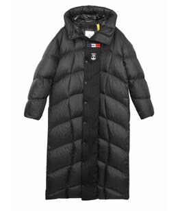 MONCLER: Длинный пуховик 