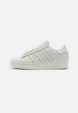 Adidas Originals: Белые кеды 