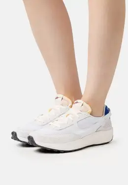 Nike: Белые кроссовки  Waffle