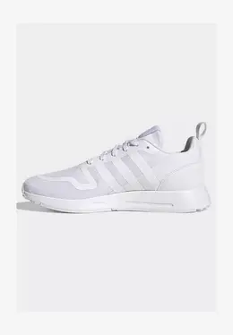 Adidas: Белые кроссовки 