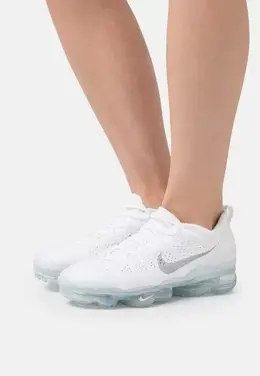 Nike: Белые кроссовки  Air Vapormax