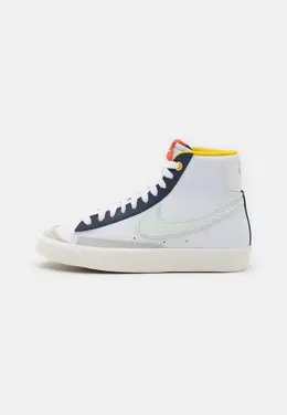 Nike: Белые кеды  Blazer Mid 77