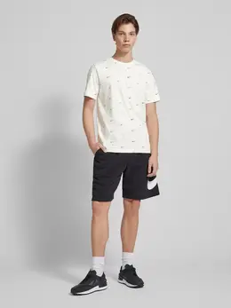 Nike: Белая футболка 