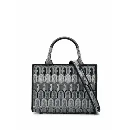 FURLA: Чёрная сумка 