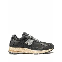 New Balance: Серые кроссовки  2002R