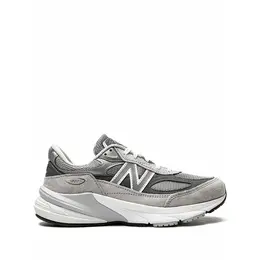 New Balance: Серые кроссовки 