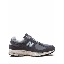 New Balance: Серые кроссовки  2002R