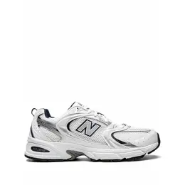 New Balance: Белые кроссовки  530