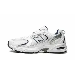 New Balance: Белые кроссовки  530