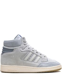 adidas: Белые кроссовки 