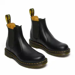 Dr. Martens: Чёрные ботинки 