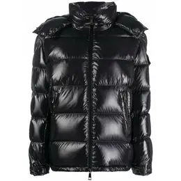 Moncler: Чёрный пуховик  Maire