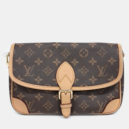 Louis Vuitton: Коричневая сумка 