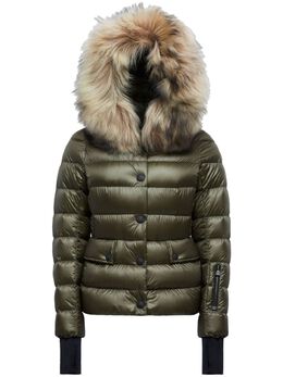 Moncler: Тёмная куртка 