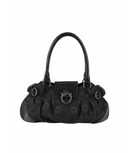 SALVATORE FERRAGAMO: Чёрная сумка 