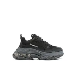 BALENCIAGA: Чёрные кроссовки  Triple S