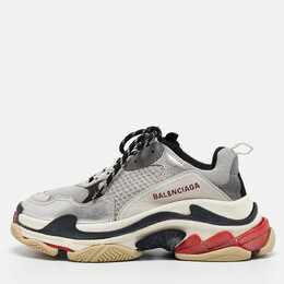 Balenciaga: Серебристые кроссовки  Triple S