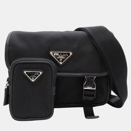 Prada: Чёрная сумка 