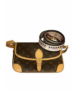 LOUIS VUITTON: Сумка 