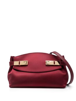 Ferragamo: Красная сумка 