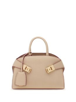 Ferragamo: Бежевая сумка 