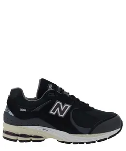 New Balance: Чёрные кроссовки  2002R