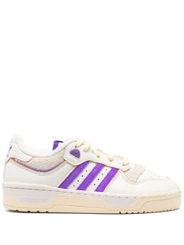 adidas: Белые кроссовки  Rivalry
