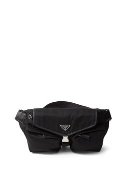 Prada: Чёрная сумка 