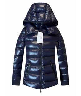 MONCLER: Пуховик 