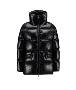 MONCLER: Пуховик 